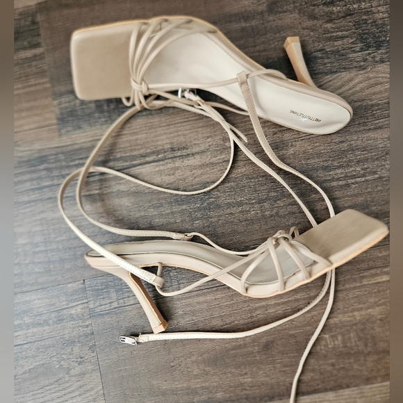 Pretty Little Thing Square Toe Lace Up Strappy Heels Women (8) NWOT - Picture 1 of 4